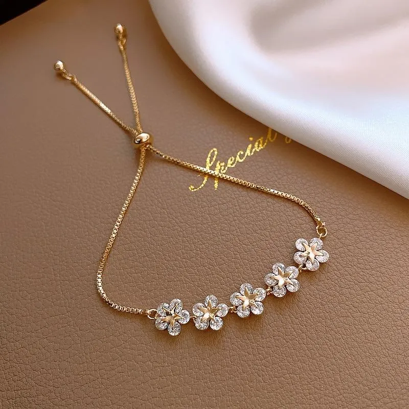 Deluxe Zircon Flower Adjustable Bracelet