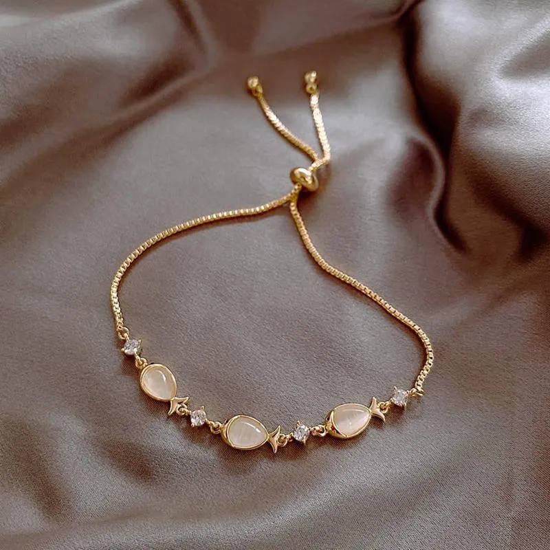 Deluxe Zircon Flower Adjustable Bracelet