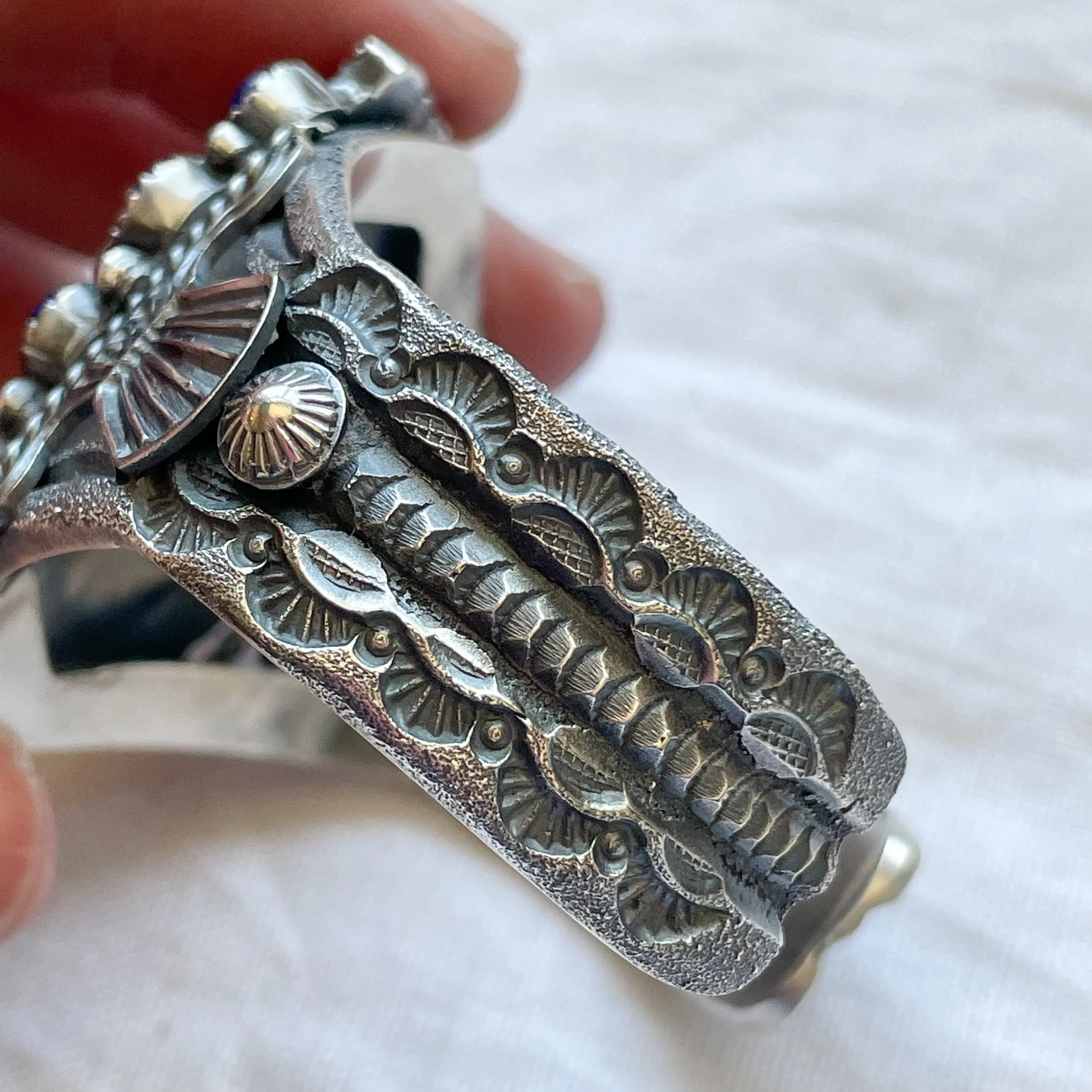 EL Billah Spiny Oyster Native American Bracelet, Sterling Silver Tufa Cast Cuff Bracelet 71.3 G
