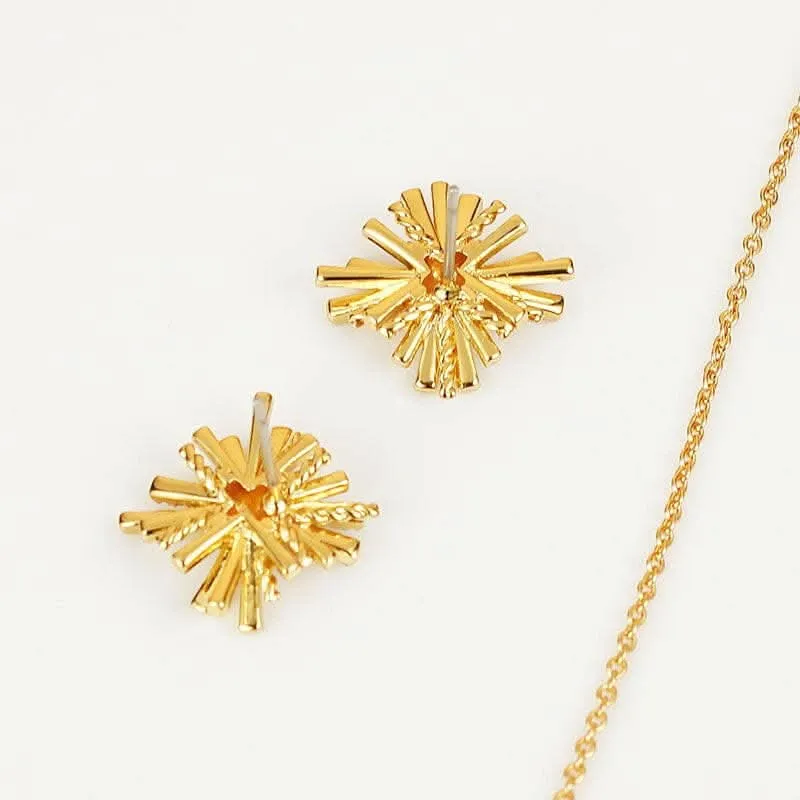 Elegant starburst gold jewelry set