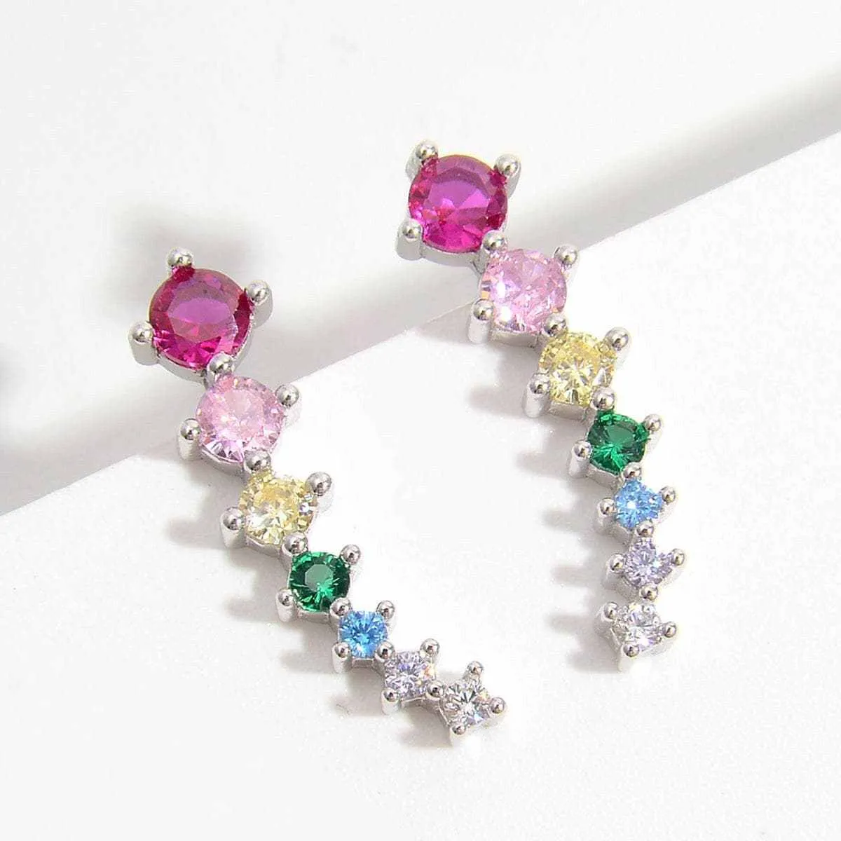 Elegant zircon earrings in silver