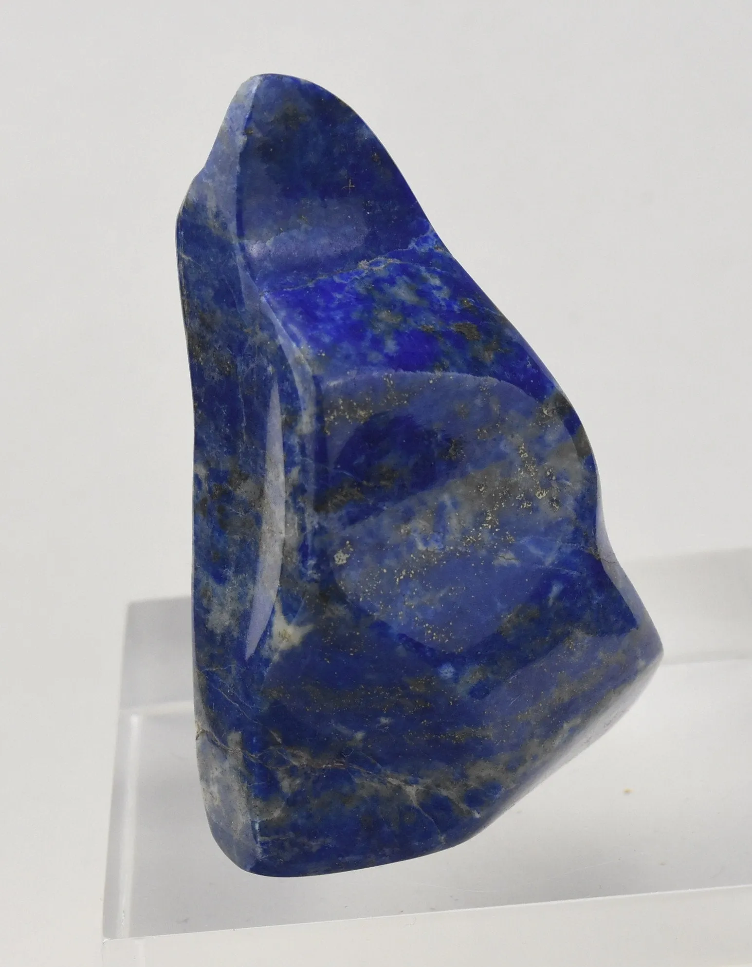 Lovely Pyramid Shaped Polished Lapis Lazuli