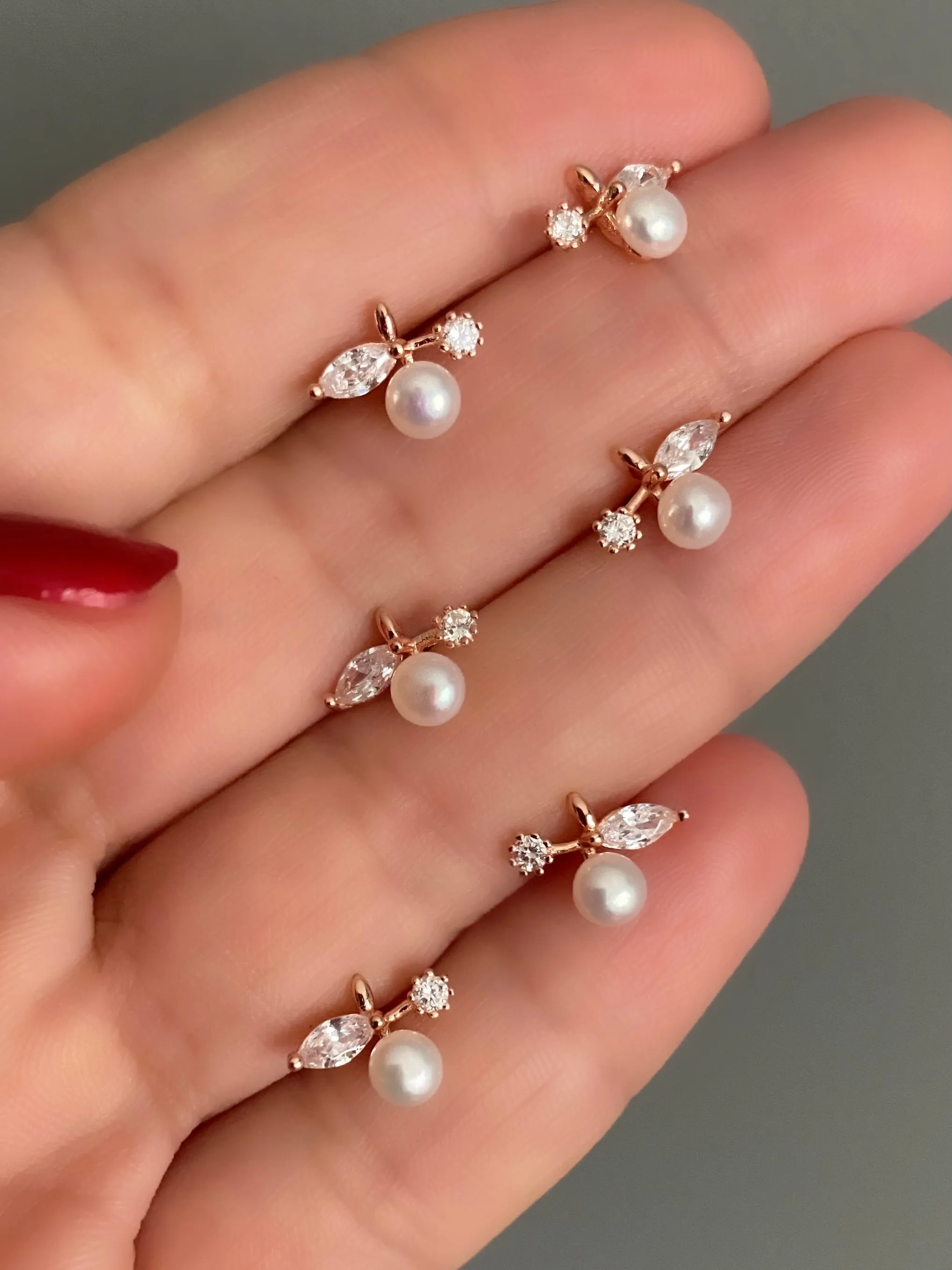 Mini Spring Earrings - pearls and leaves