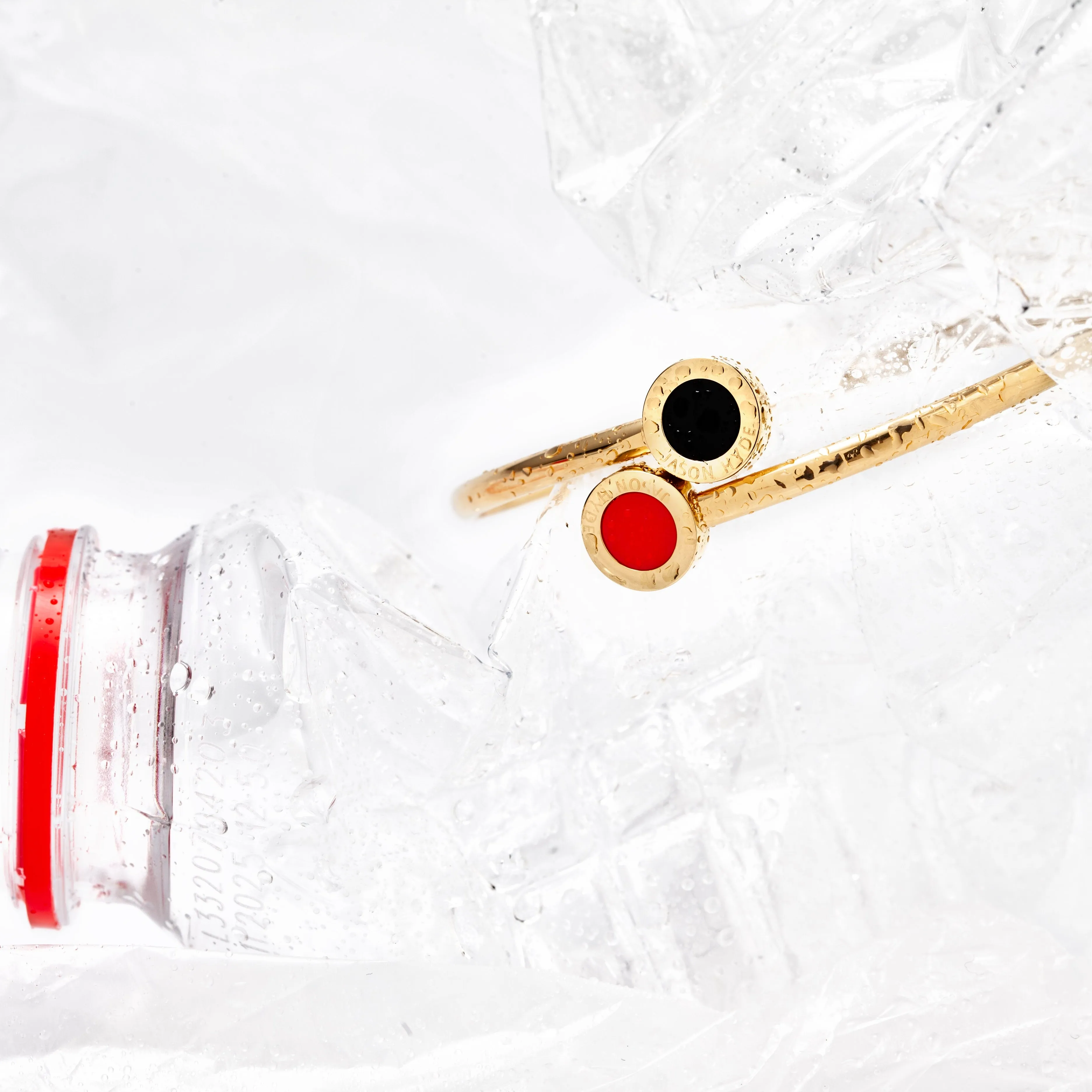 OCEAN BLACK AND RED CHIPS BANGLE